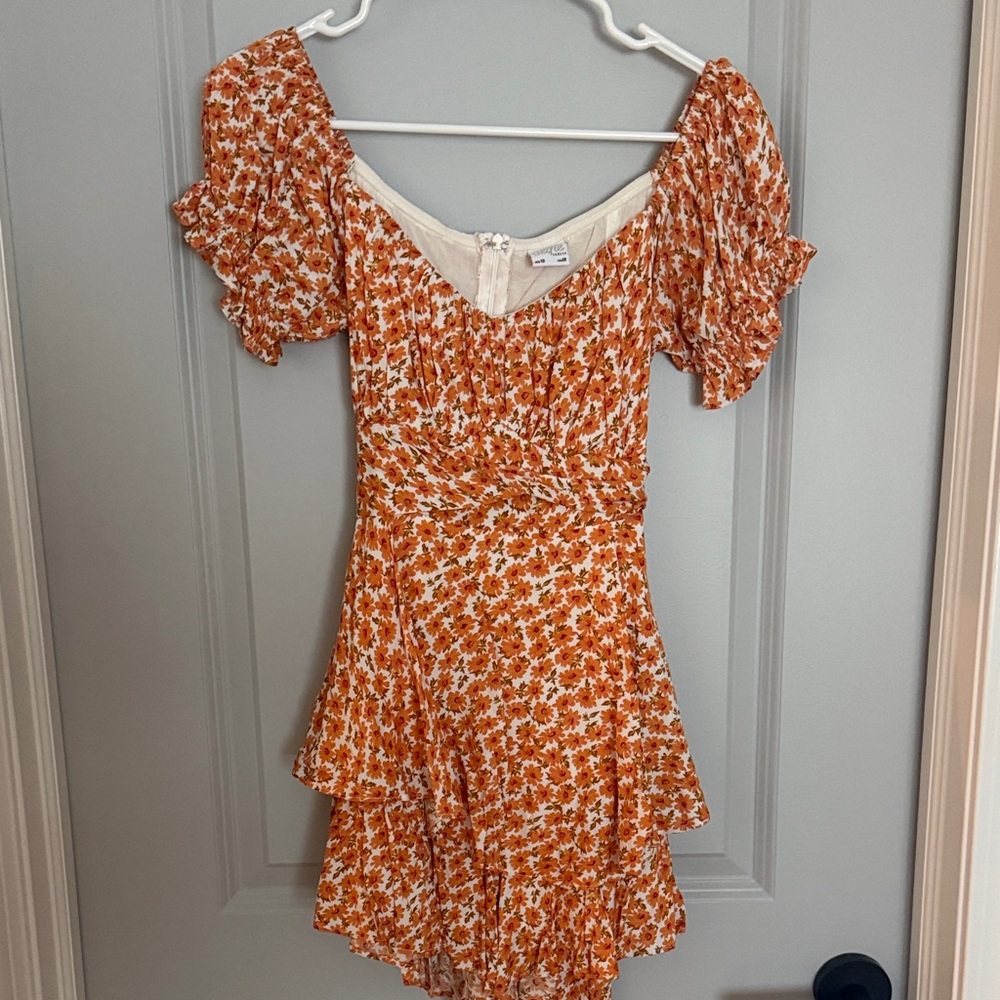 Selfie Leslie Floral Orange Ruffle Dress/Romper size medium